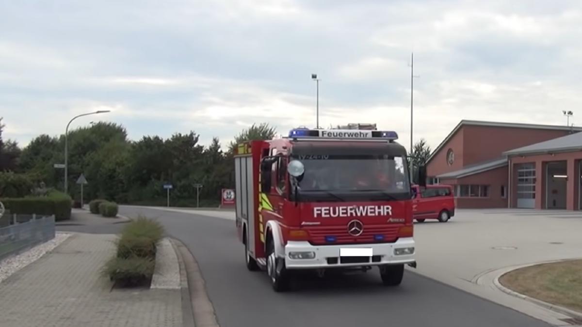 austria--un-sofer-roman-de-tir-a-trait-clipe-de-cosmar-dupa-ce-o-anvelopa-i-a-explodat-a-actionat-prompt-pentru-a-salva-vieti-pe-autostrada