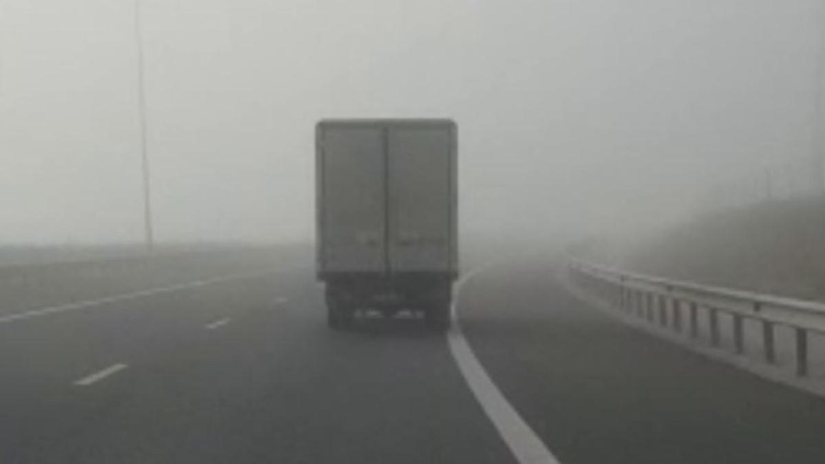 coloana-de-autocamioane--pe-banda-de-urgenta--de-aproximativ-6-kilometri--in-zona-in-zona-nadlac