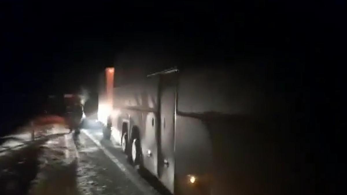 zeci-de-romani-care-se-intorceau-din-germania--revoltati-dupa-ce-autocarul-s-a-stricat-v-a-spus-sa-transportati-oameni-cu-autobuzul-asta-defect