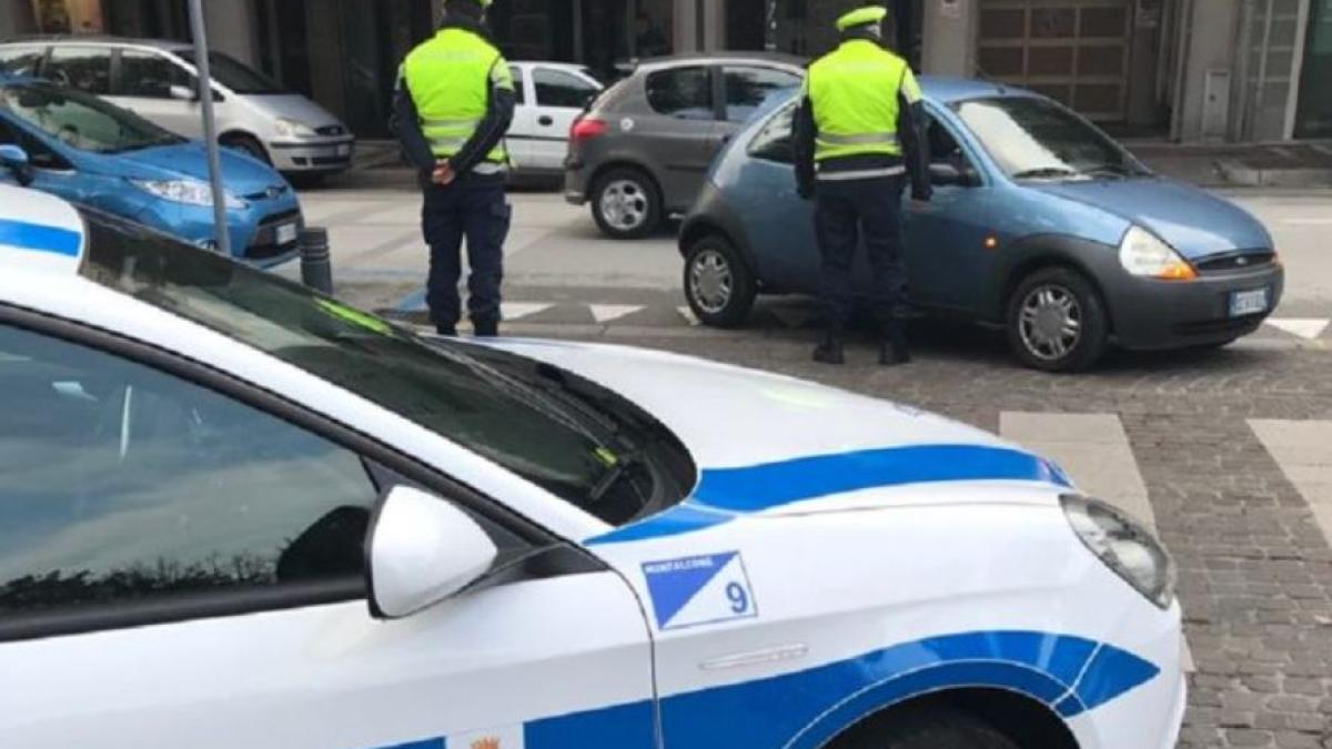 italia--un-sofer-roman--pericol-in-trafic--amenda-uriasa-pentru-barbatul--depistat-la-volan--fara-permis-de-conducere