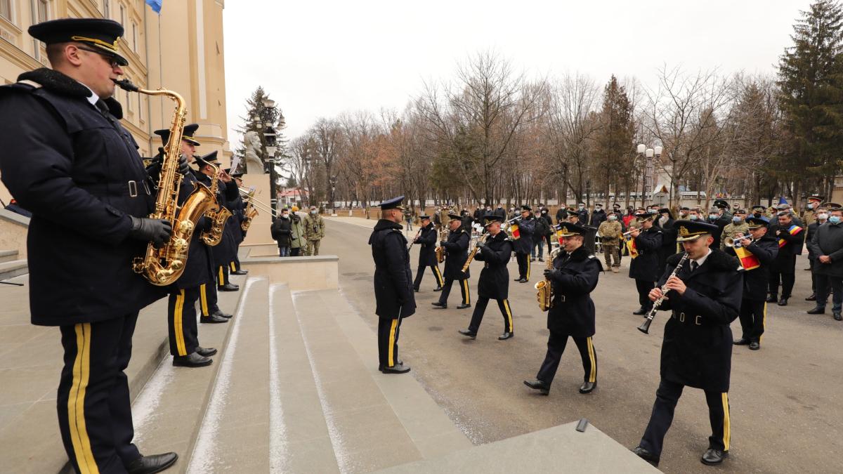 ceremonie-unirea-principatelor-armata-depunere-eroi