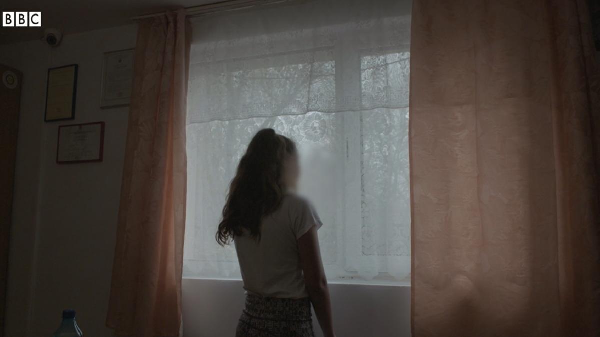 reportaj-bbc-copii-romani--crescuti-pentru-relatii-intime--adusi-in-anglia--andreea--gasita-de-mama-drogata-intr-un-portbagaj