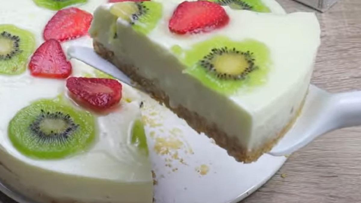 tarta-cu-fructe-si-iaurt-fara-coacere--o-reteta-atat-de-simpla-cu-ingredientele-pe-care-le-ai-deja-in-bucatarie--iese-grozava