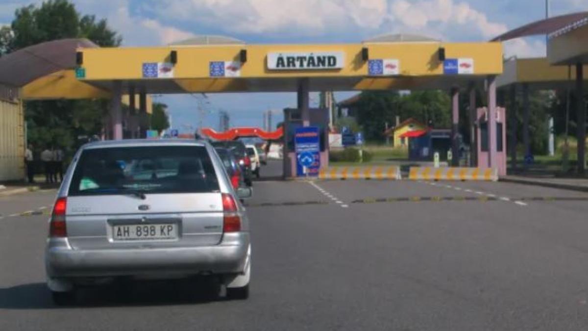 ungaria--doi-romani--retinuti-la-vama-artand--dupa-ce-politistii-i-au-verificat-in-baza-de-date