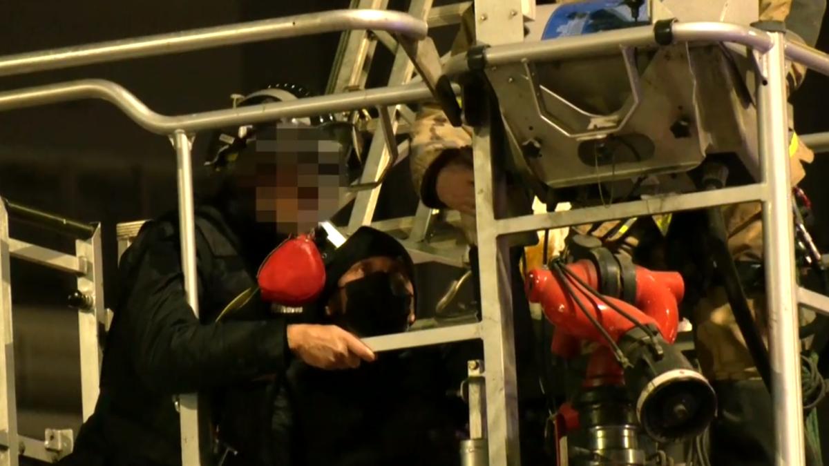 roman--inaltime--salvat--arunca--macara-