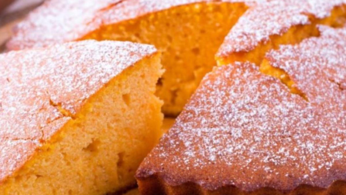 placinta-de-iarna-cu-mere-si-portocale--aveti-nevoie-doar-de-cateva-ingrediente-din-camara--o-felie-din-acest-desert-are-170-de-calorii