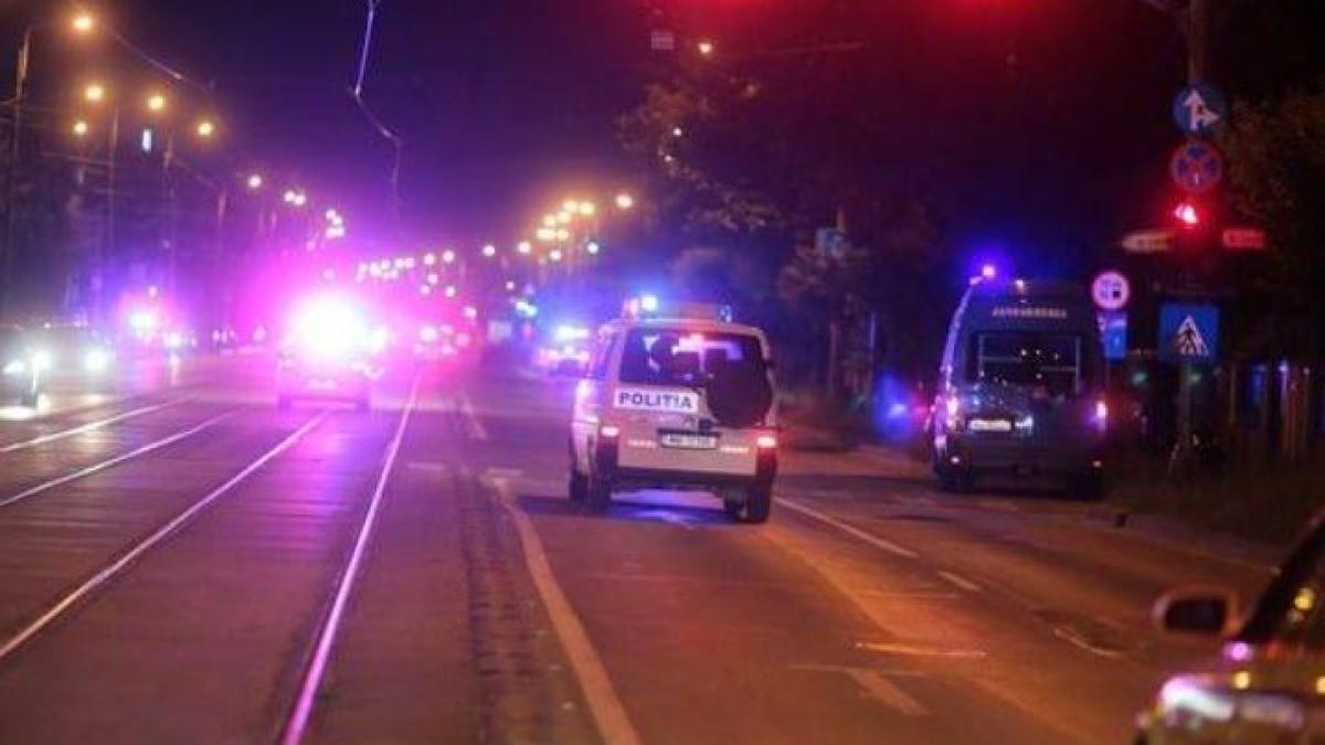 urmarire-ca-n-filme-timis--cinci-persoane-au-sarit-dintr-o-masina-aflata-in-mers--polita-a-tars-mai-multe-focuri