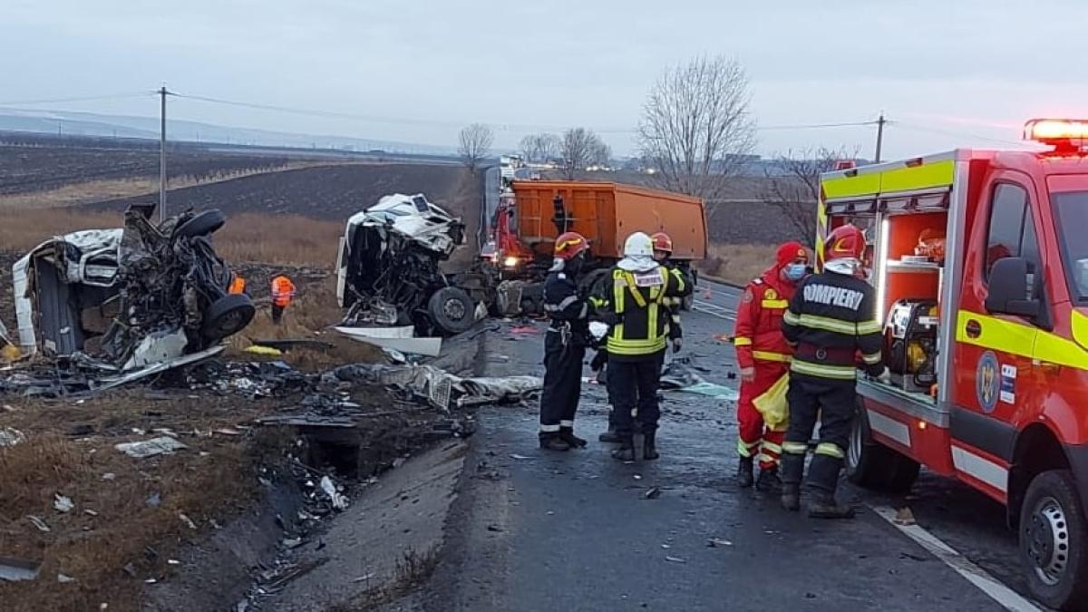 mai--dupa-accidentul-cu-7-muncitori-romani-morti-atentia-trebuie-sa-fie-la-drum--nu-la-telefonul-mobil