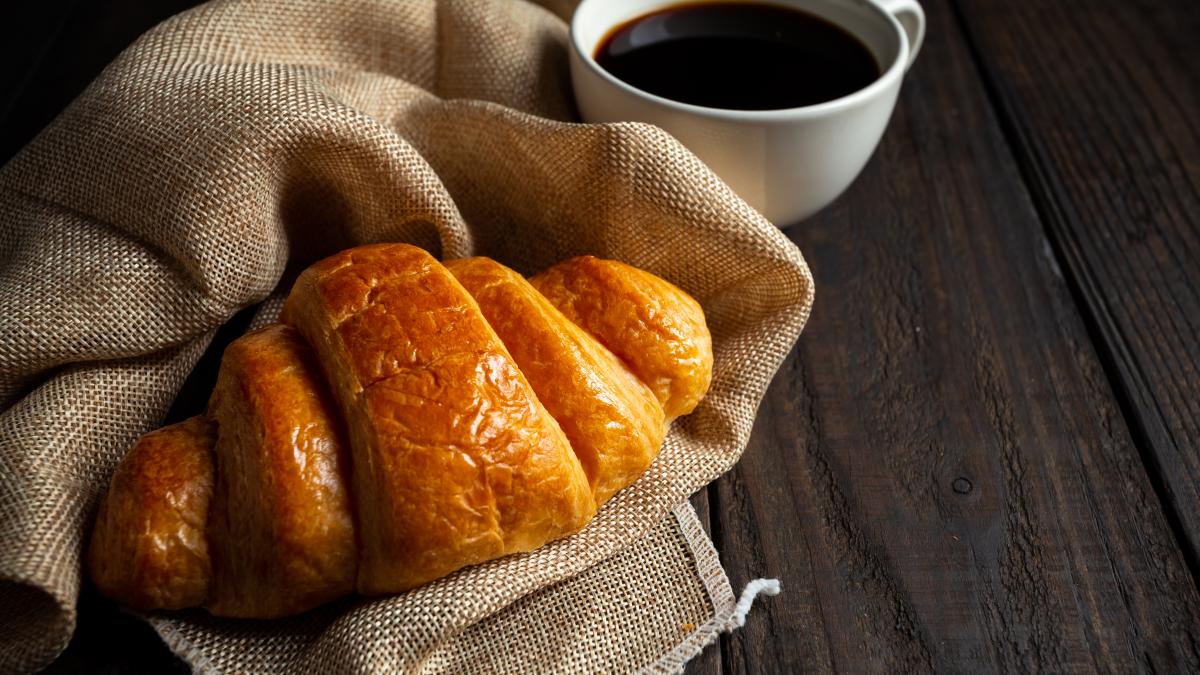 probabil-cea-mai-buna-si-simpla-reteta-de-croissant--nu-vei-mai-cumpara-niciodata-de-la-patiserie