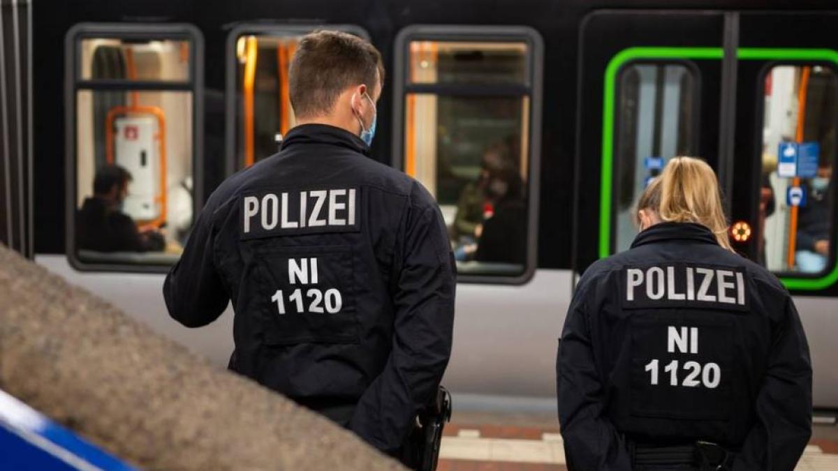 germania--adolescent--suspectat-ca-planuia-un-atac-terorist--a-fost-arestat-in-gara-din-hanovra