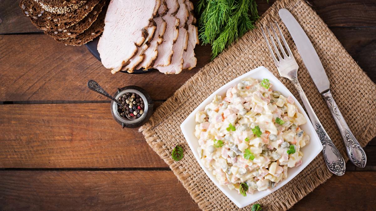 kartoffelsalat--salata-de-cartofi-germana--o-reteta-geniala--extrem-de-usoara-si-rapid-de-facut--vei-uita-de-clasica-salata-orientala