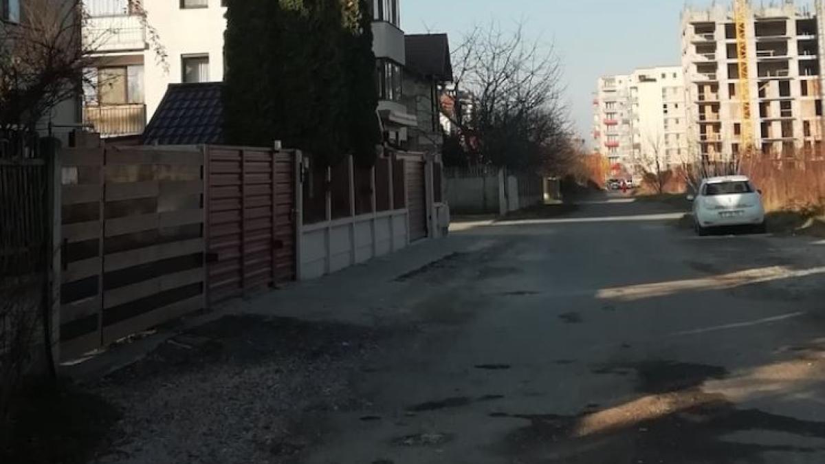 un-roman-si-a-cumparat-o-strada-intreaga--primaria-se-chinuie-acum-sa-o-recupereze