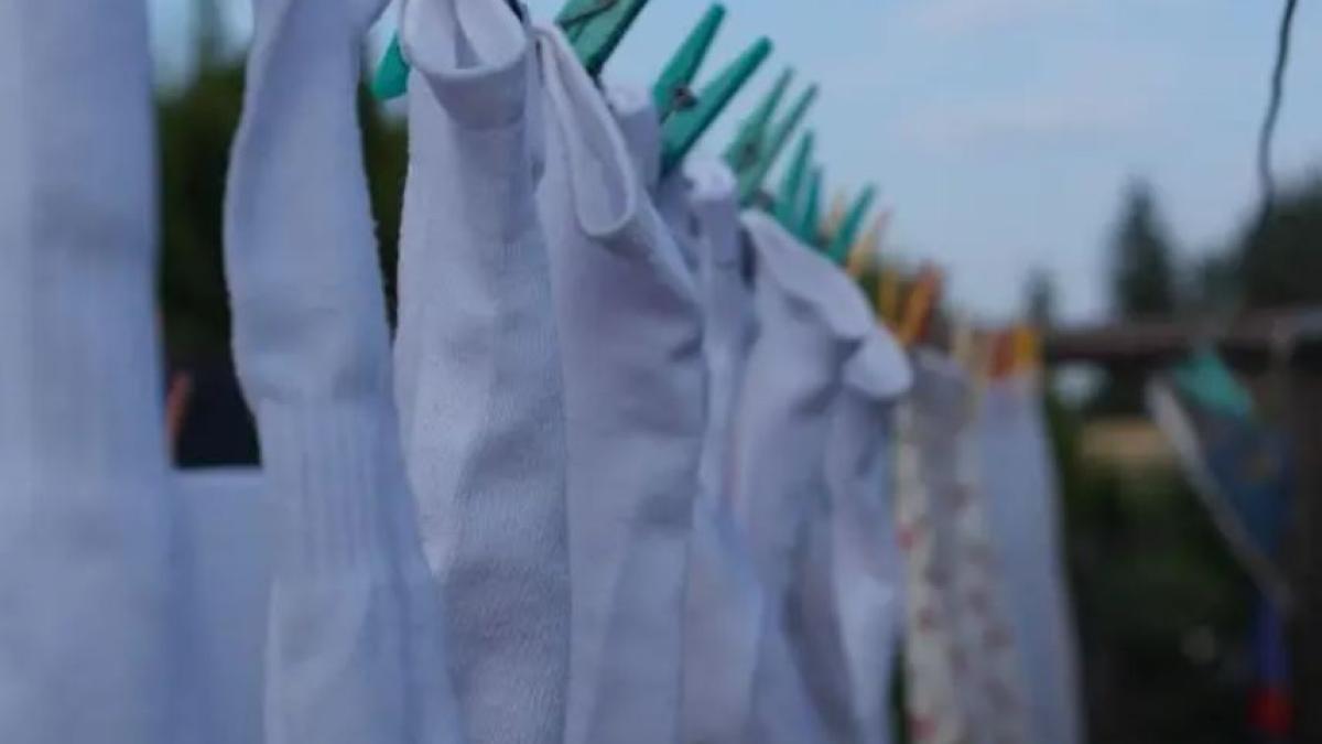 cum-sa-albesti-usor-si-rapid-rufele-ingalbenite--un-ingredient-din-bucatarie-este-solutia-ideala-si-cea-mai-ieftina