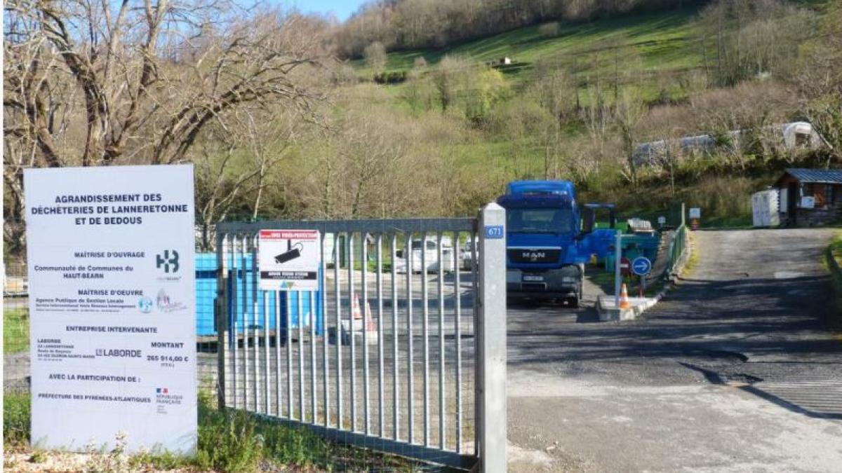 franta--doi-romani--prinsi-in-timpul-unui-jaf-la-un-centru-de-reciclare--unul-dintre-ei-a-vizitat-de-15-ori-depozitul-de-metale