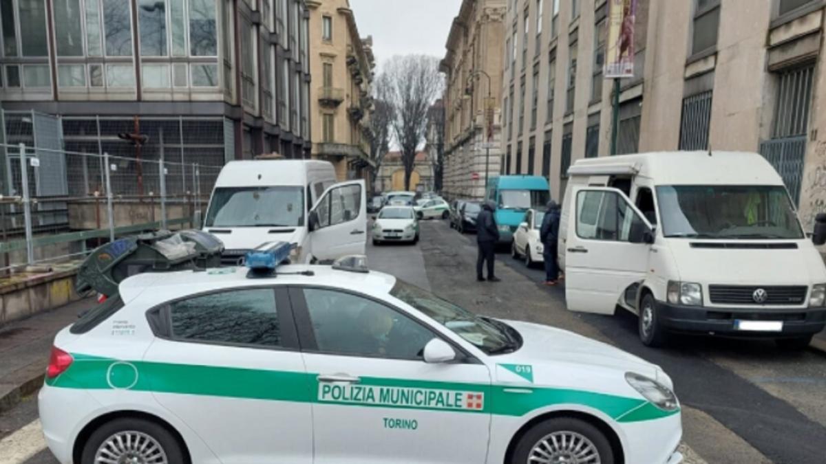 italia--soferi-romani--prinsi-ca-transportau-pachete-spre-romania-ilegal--amenzi-usturatoare