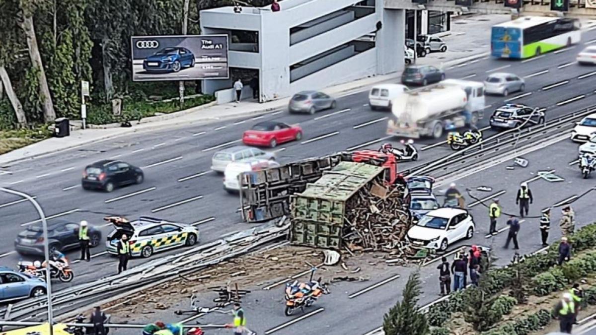 accident-cumplit-in-malta--un-camion--plin-cu-fiare--s-a-rasturnat--un-moldovean--aflat-in-vacanta--grav-ranit