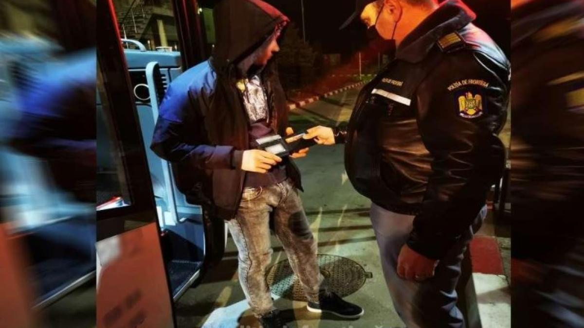un-barbat-si-a-cumparat-o-carte-de-identitate-falsa-si-a-incercat-sa-fenteze-vigilenta-politistilor-de-frontiera