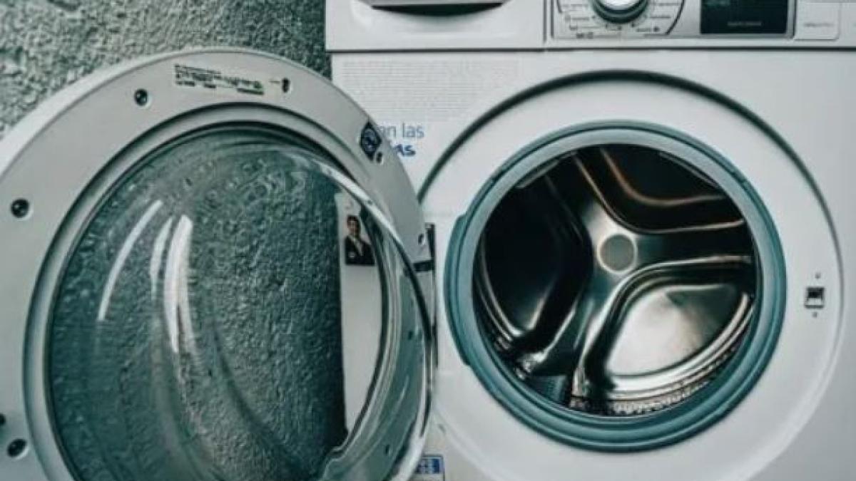 cum-se-curatam-masina-de-spalat-rufe--pentru-a-indeparta-mucegaiul-si-mirosul-urat-fara-a-utiliza-inalbitor-solutii-rapide-si-utile