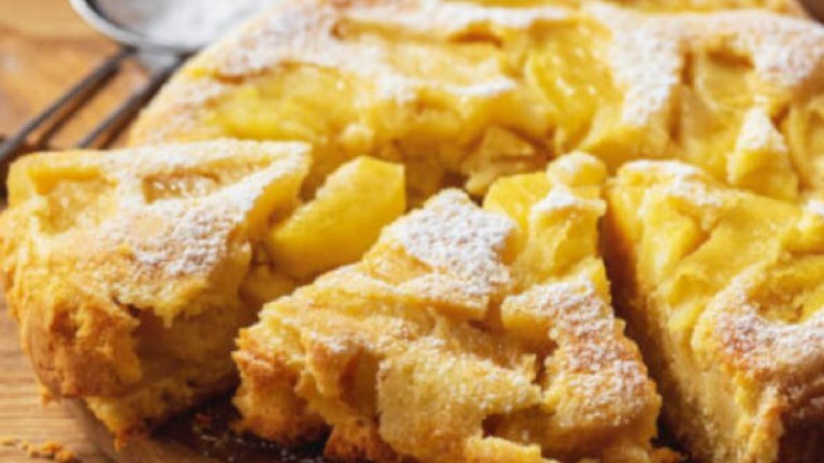 prajitura-senzationala-din-sase-mere-si-un-iaurt--fara-unt-si-cu-un-pumn-de-faina--doar-95-de-calorii-pe-felie