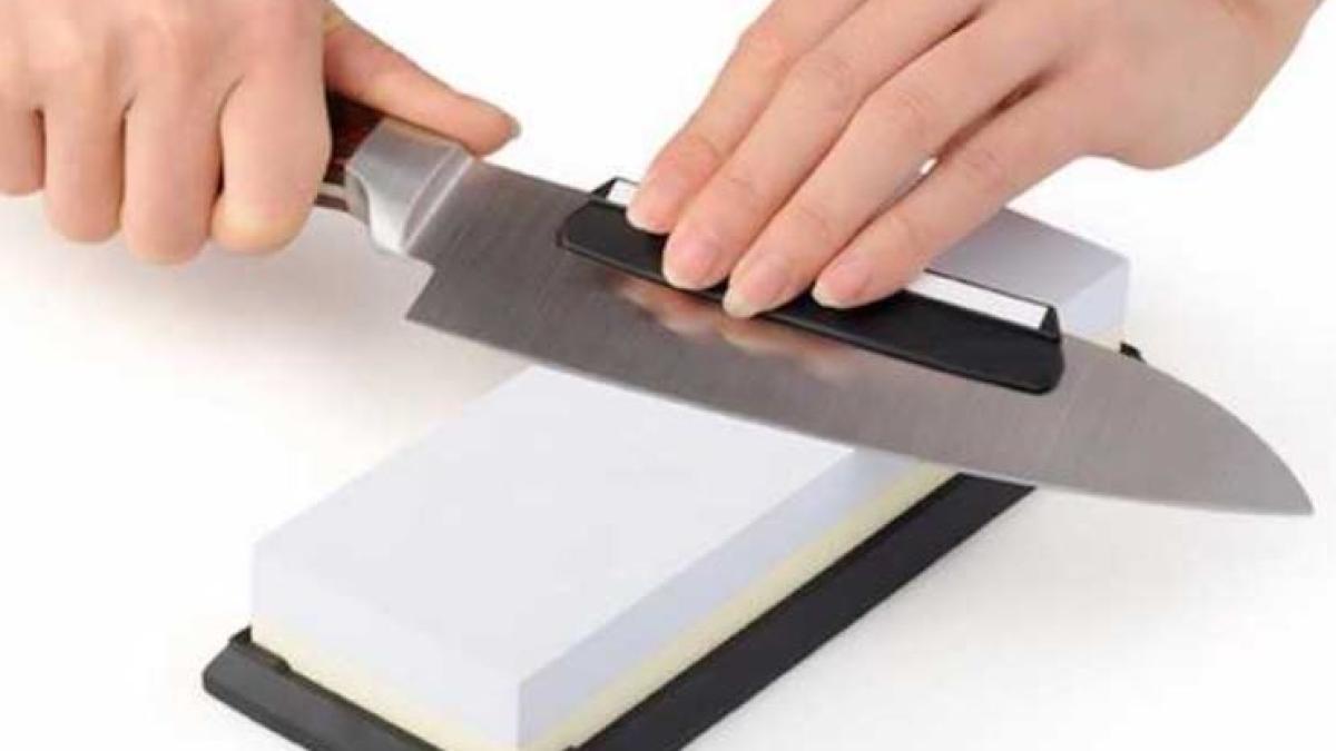 cum-sa-ascuti-singura--cutitele-de-bucatarie--cateva-metode--care-nu-vei-da-gres--trebuie-sa-respecti-doar-cativa-pasi