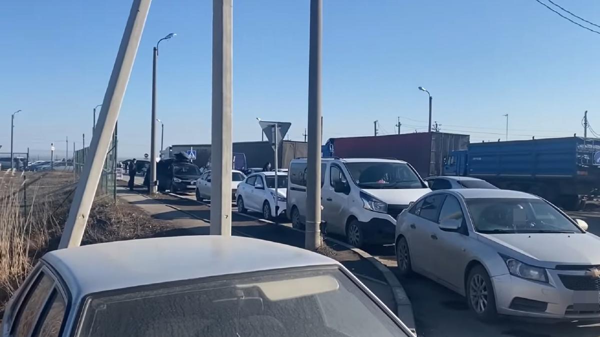 romania-ar-putea-primi-peste-500-000-de-refugiati--vasile-dincu-suntem-pregatiti-sa-i-extragem-pe-romanii-aflati-in-ucraina