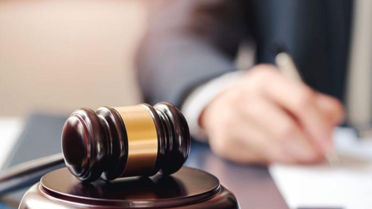 ungaria--doi-romani--care-se-prezentau-drept-italieni-si-danezi--au-deschis-zeci-de-conturi-bancare-pentru-spalare-de-bani