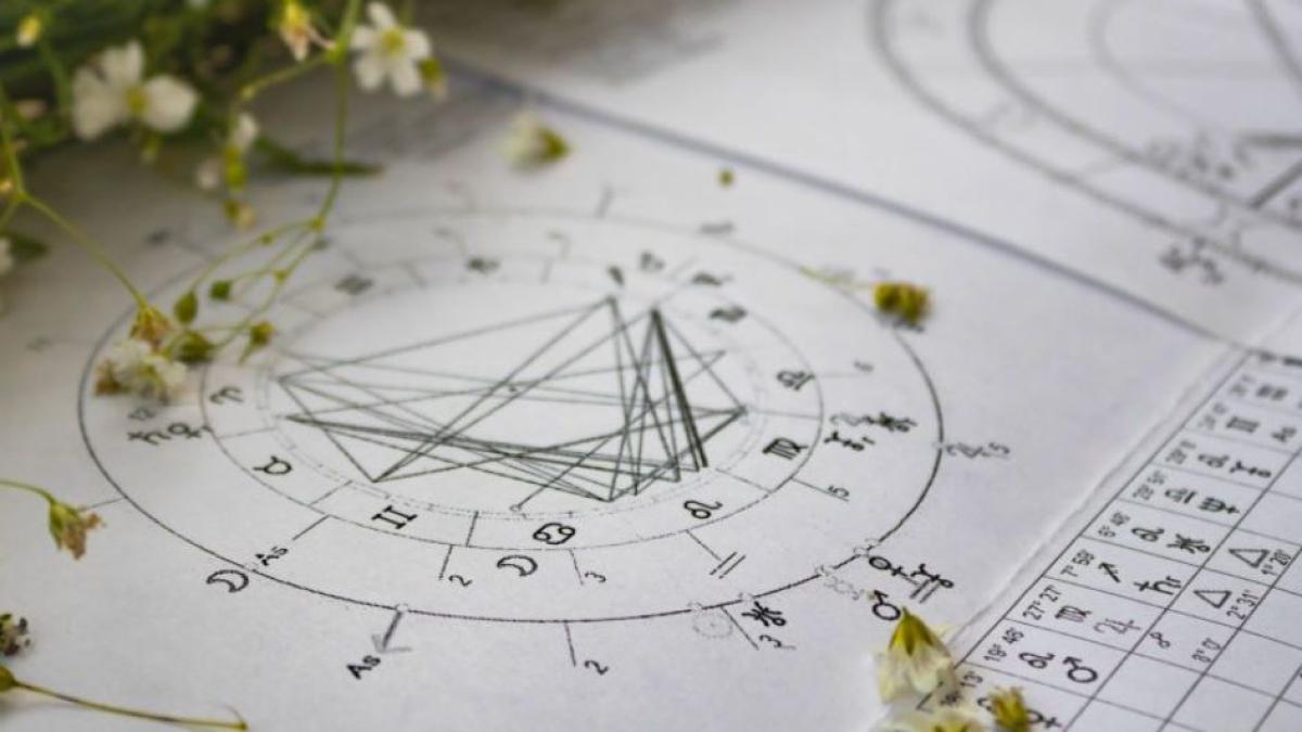 horoscopul-lunii-martie-2022--taurii--atrasi-intr-un-conflict--iar-leii-pot-avansa-in-cariera--vesti-bune-pentru-raci--previziuni-complete