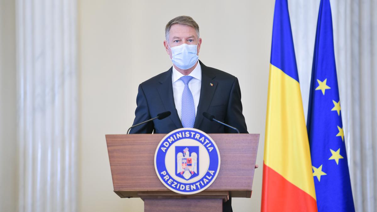 klaus-iohannis--prima-reactie-dupa-ce-joe-biden-si-emmanuel-macron-au-anuntat-ca-vor-trimite-militari-in-romania