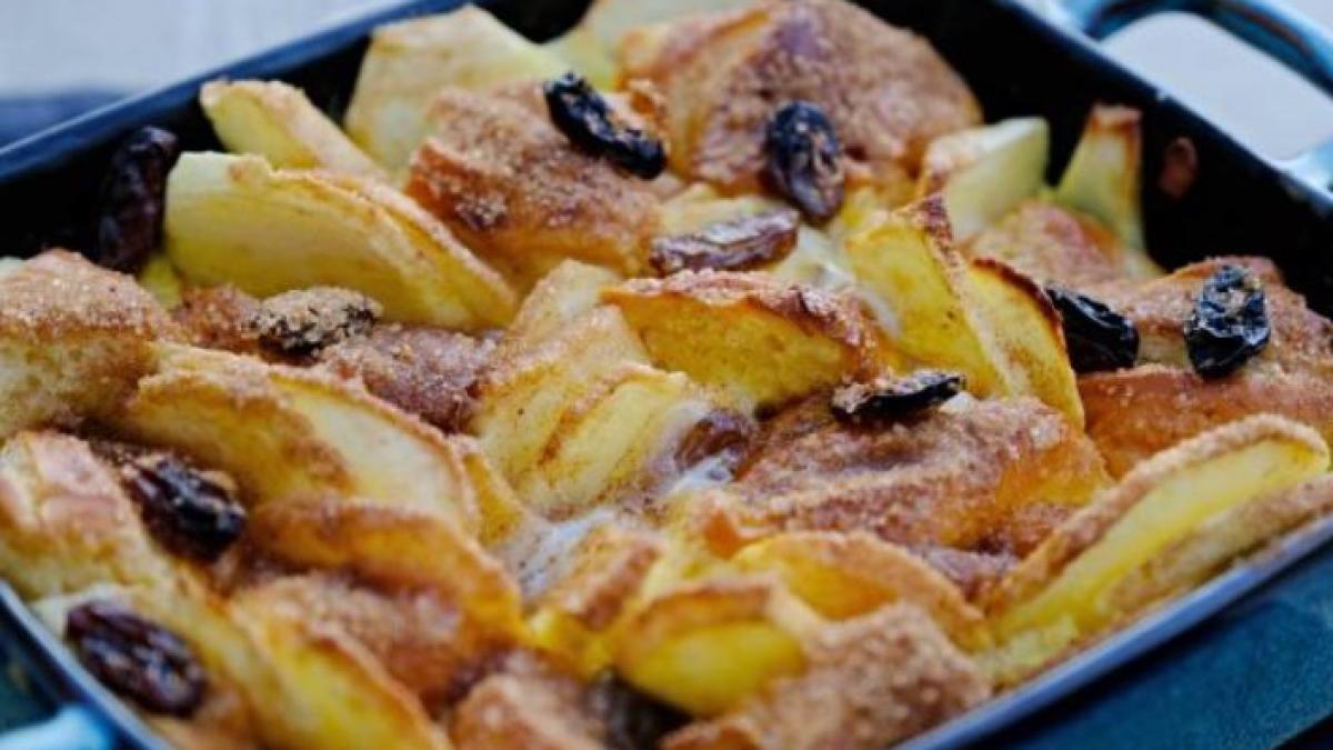 placinta-de-mere-cu-blat-din-painea-uscata-din-camara--un-deliciul-culinar--cu-doar-160-de-calorii