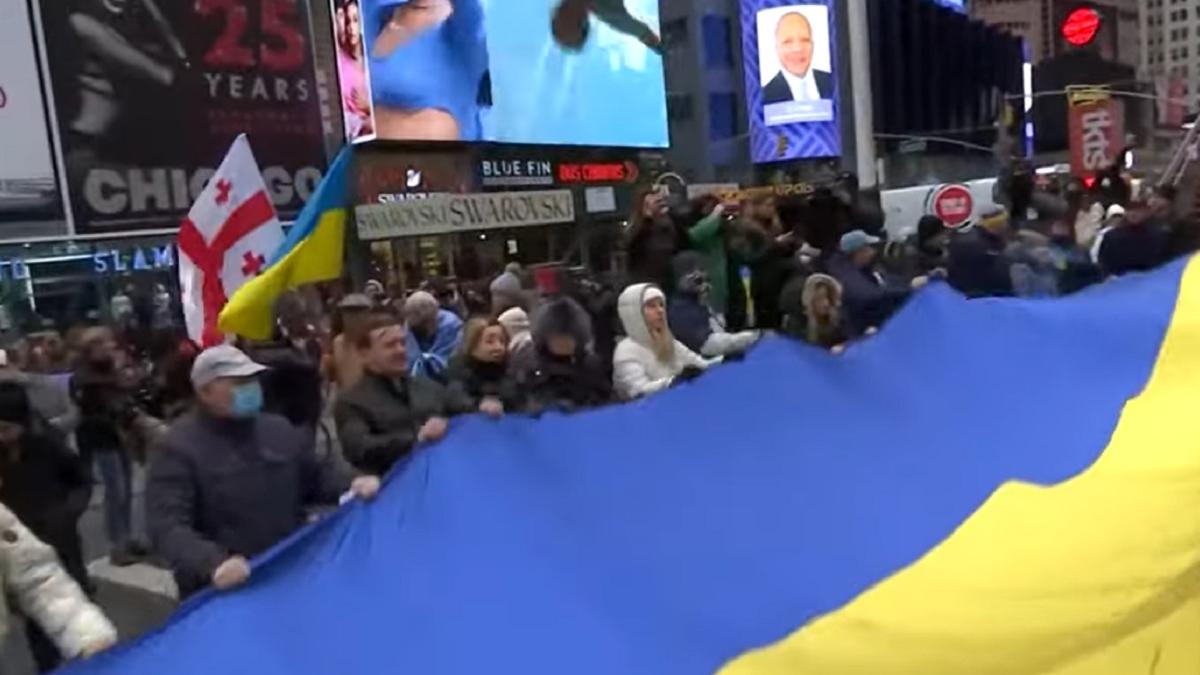 proteste-in-europa-impotriva-invaziei-ruse-opriti-acum-rusia-opriti-razboiul