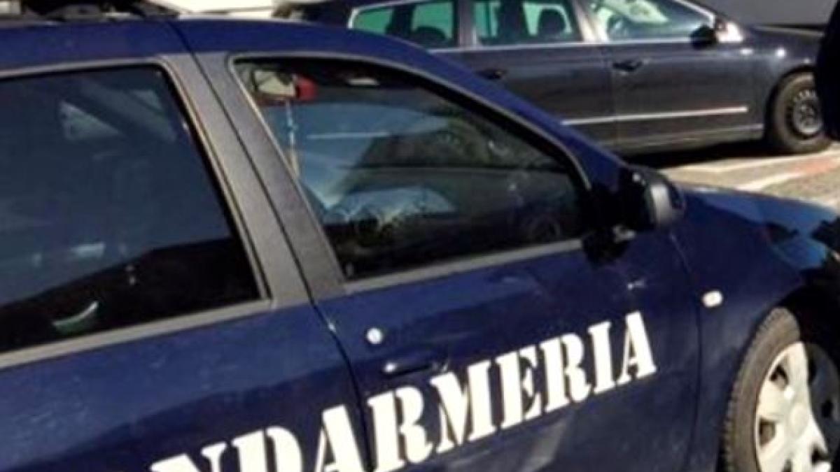 elev--batut-de-colegi--la-un-liceu-din-valcea--jandarmii-i-au-amendat-pe-agresori