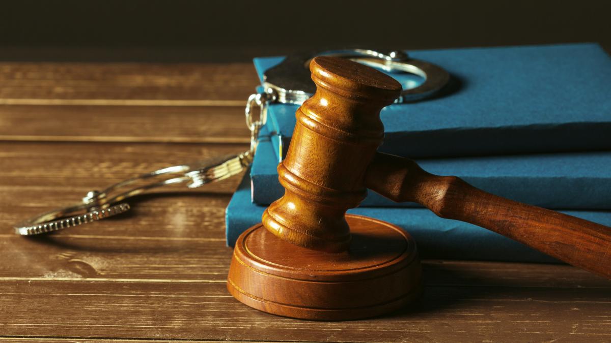 marea-britanie--roman--condamnat-dupa-ce-si-a-injunghiat-sotia-si-amenintat-fiica-va-duc-pe-toti-pe-lumea-cealalta