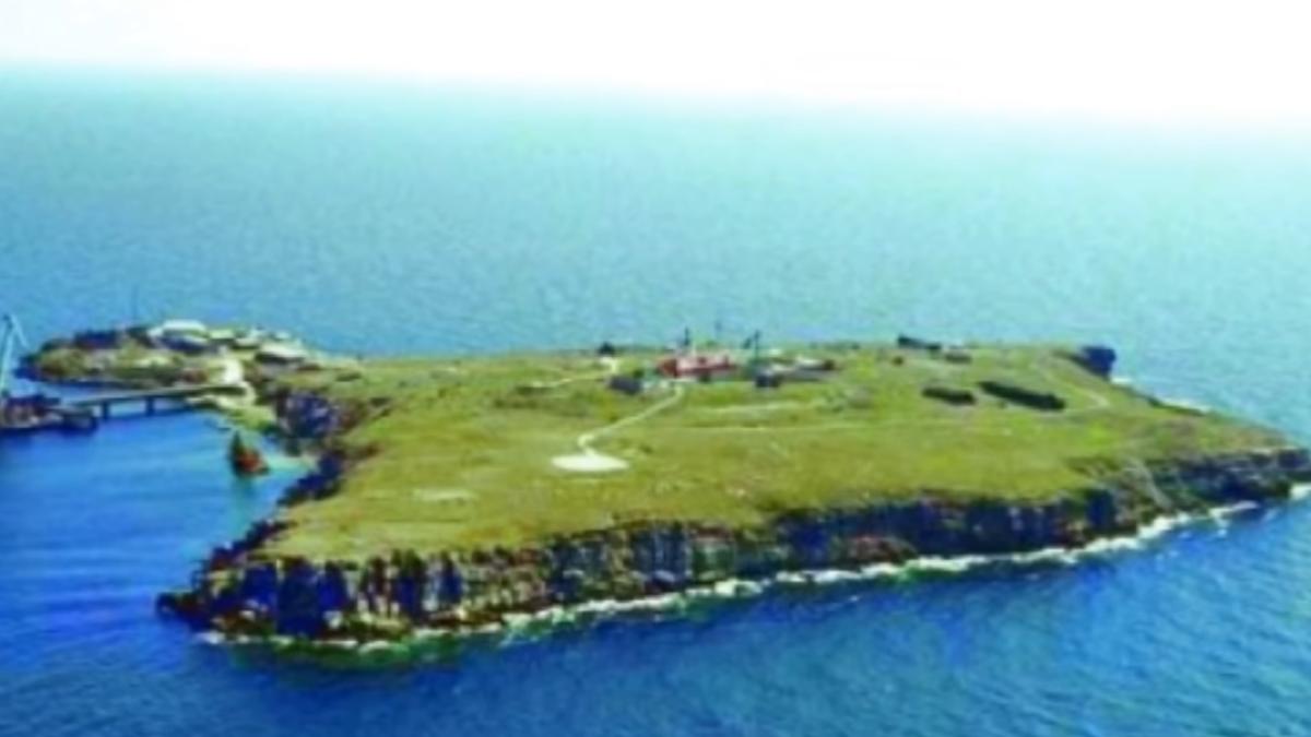 insula-serpilor-din-marea-neagra--capturata-de-armata-rusa