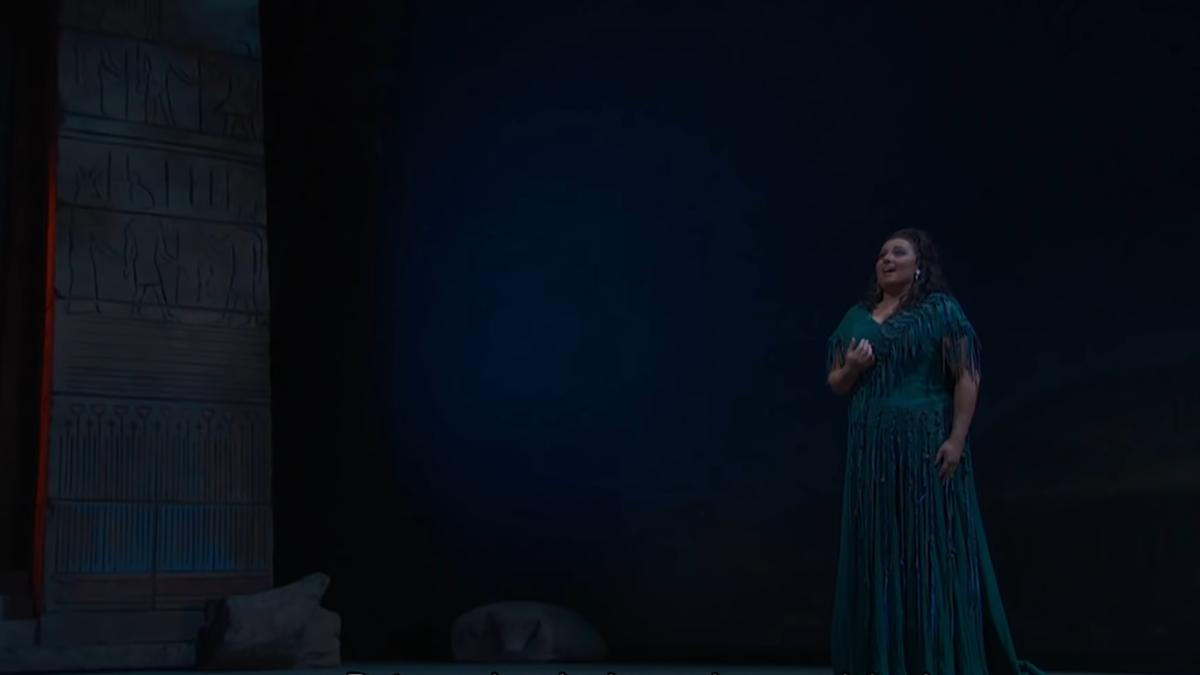 aida-imrtisare-scena