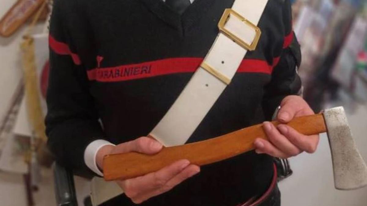 italia--un-roman--inarmat-cu-un-topor--a-atacat-un-barbat--care-purta-o-sapca-cu-steagul-rusiei