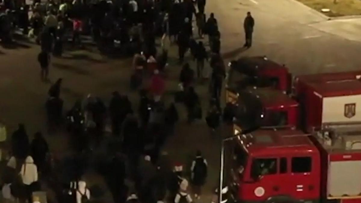 semnal-de-alarma--traficantii-de-persoane--printre-voluntarii-de-la-granita-ucrainencele-se-pot-trezi-in-situatia-in-care-romanii-sa-profite