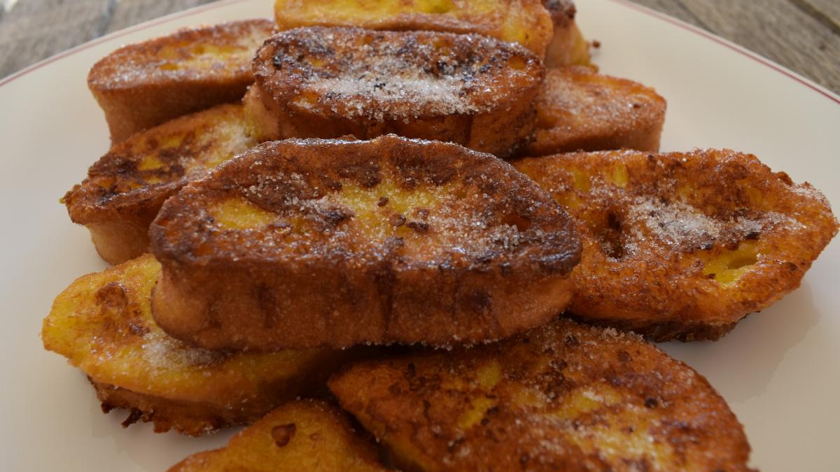 reteta-torrijas--o-delicatesa-care-place-tuturor--desertul-perfect-cand-nu-vrei-sa-stai-prea-mult-in-bucatarie