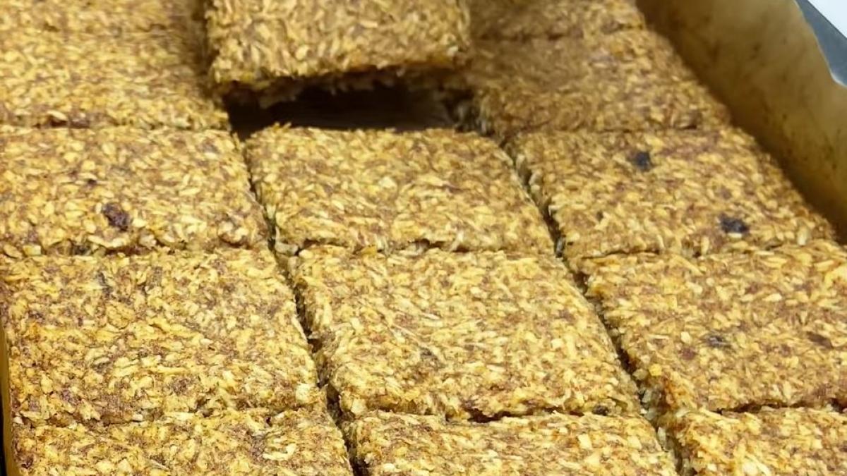 fursecuri-cu-nuca-de-cocos-si-fulgi-de-ovaz-fara-zahar-si-fara-oua--un-desert-perfect-pentru-cei-care-tin-post