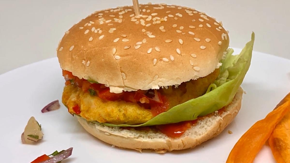 burgeri-din-dovlecei--super-gustosi-si-usor-de-facut--doar-100-de-calorii