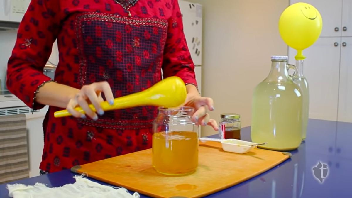 vin-cu-hrean-si-miere-de-albine