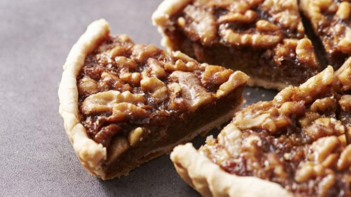 tarta-cu-nuci-aromata--usoara-si-infinit-de-buna