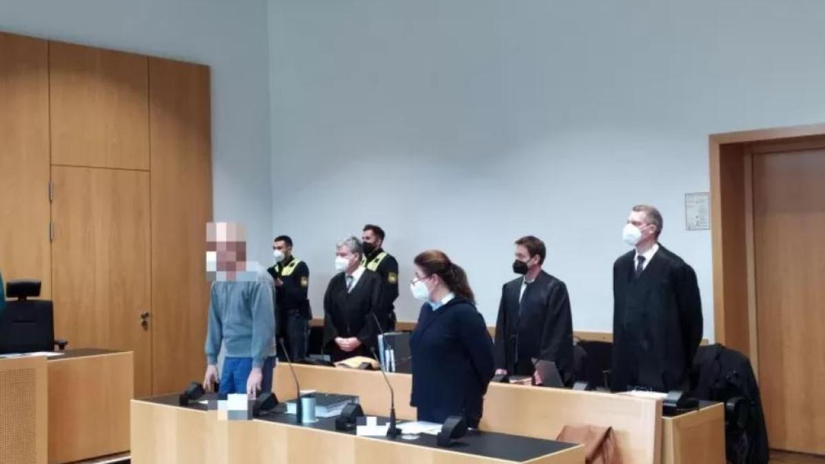 germania--un-roman-a-vrut-sa-si-omoare-sotia--care-ii-ceruse-divortul--barbatul-a-condus-cu-110-de-km-si-a-intrat-intr-un-copac