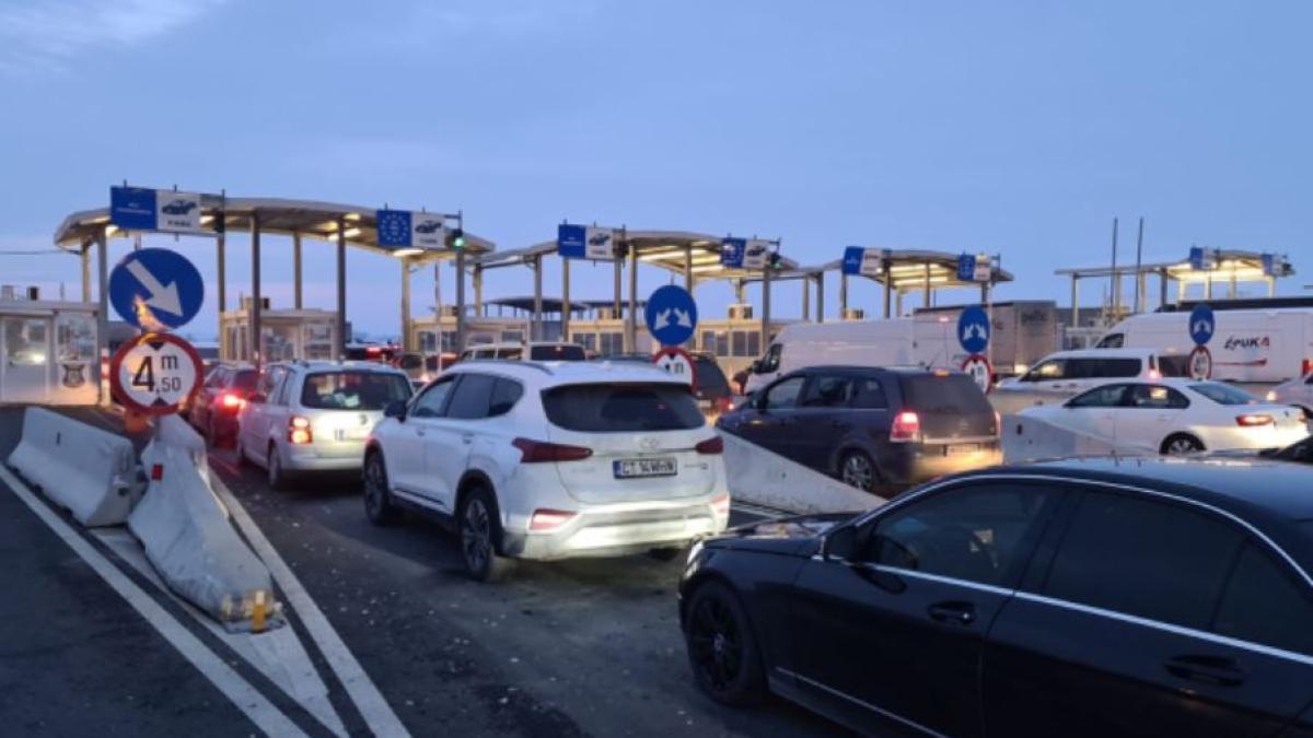 aproape-48-000-de-romani-au-iesit--ieri--din-tara--vamile-cu-ungaria--cele-mai-tranzitate
