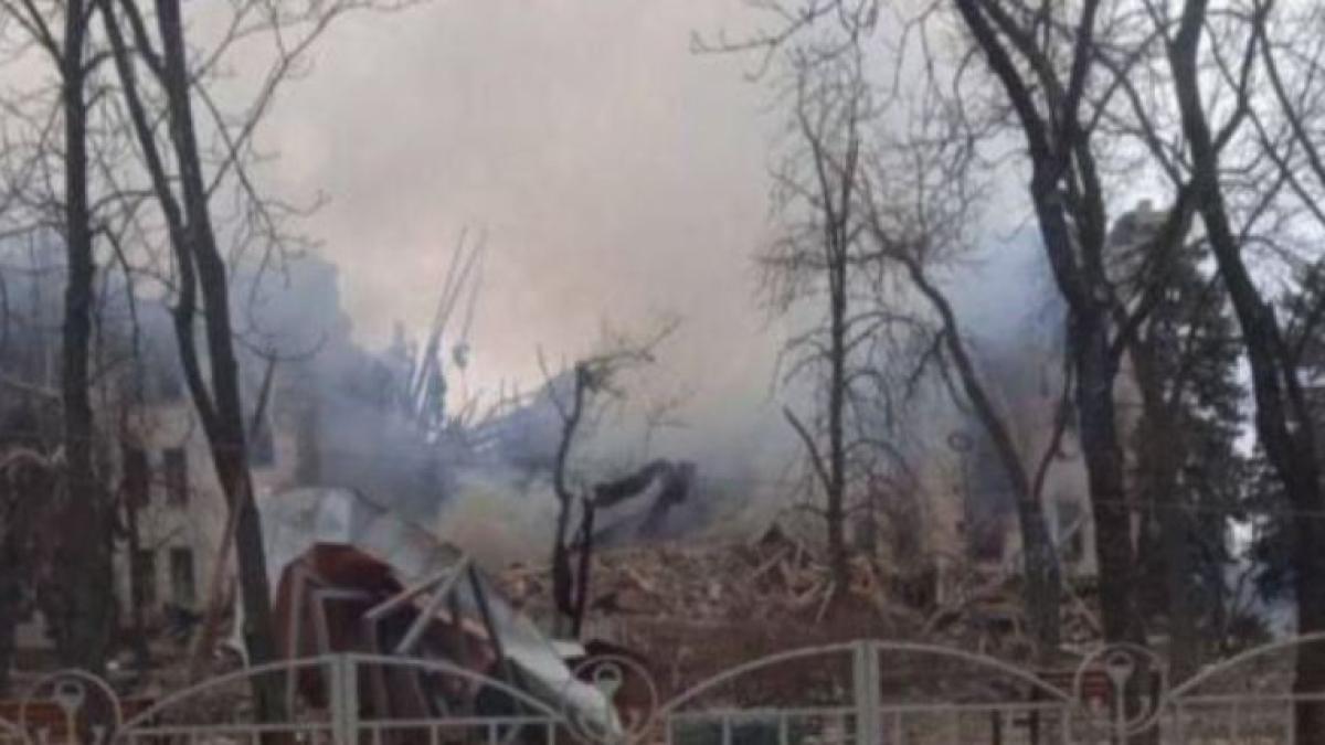 cate-100-de-bombe-sunt-aruncate-zilnic--asupra-orasului-mariupol--350-000-de-persoane-se-ascund-in-subsoluri