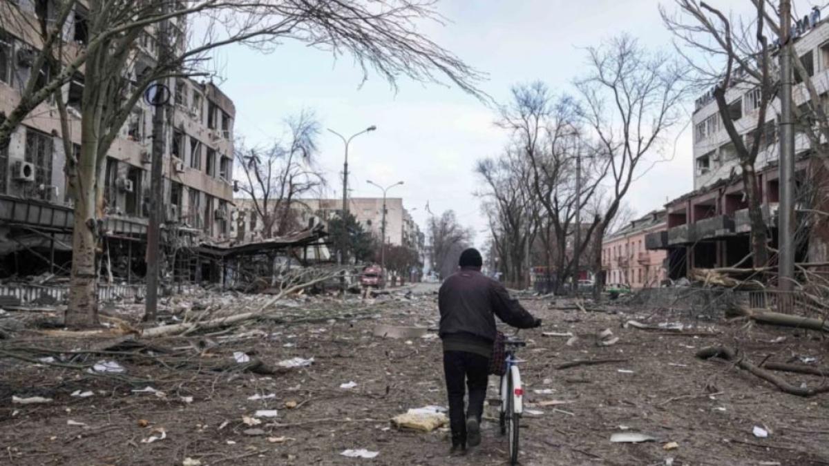 afina--dupa-ce-a-fugit-din-mariupol--marturii-socante-despre-orasul-asediat-macelarii-ne-au-impartit-oase-congelate-ca-sa-avem-ce-fierbe