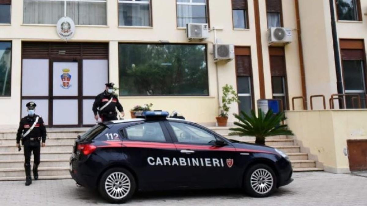 italia--roman--cautat-in-toata-europa--blocat-in-sicilia--alexandru-este-acuzat-de-trafic-de-persoane