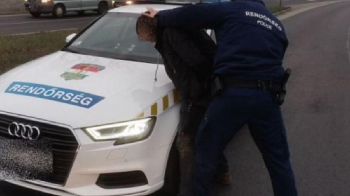 ungaria--automobil--condus-de-un-roman--tras-pe-dreapta--soferul--arestat--dupa-ce-politistii-au-vazut-ce-transporta