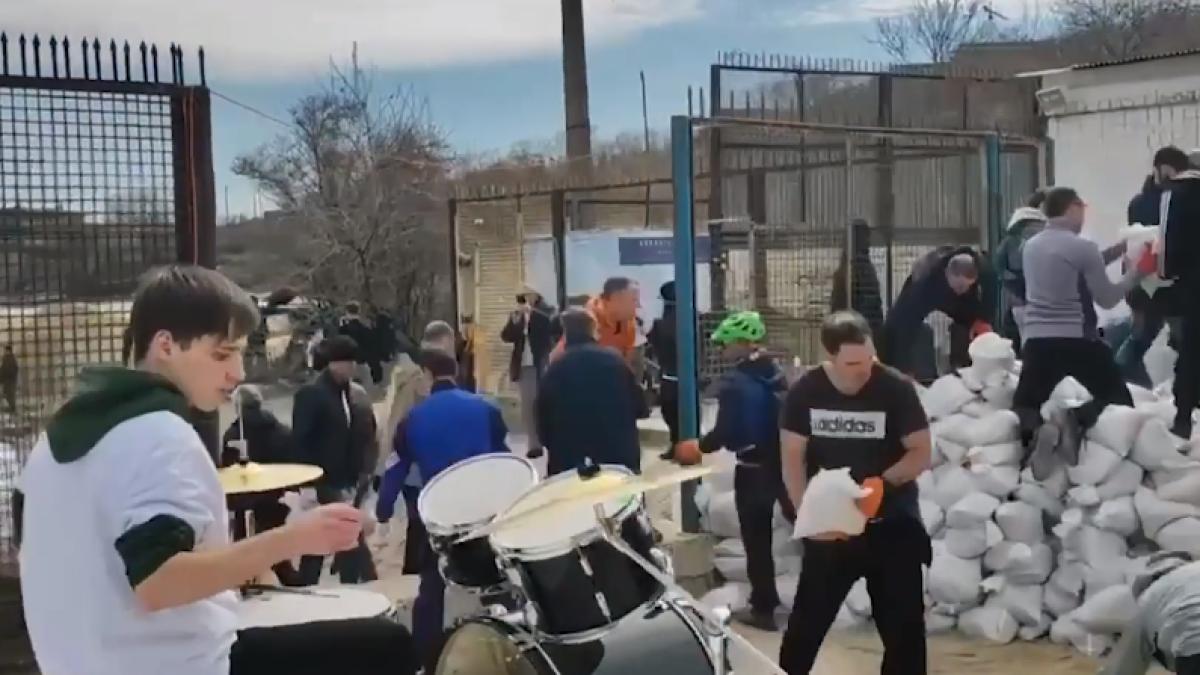 odesa-locuitori-bon-jovi-its-my-life