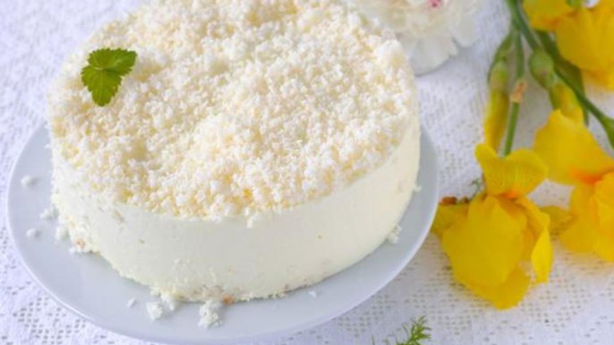 tort-cu-nuca-de-cocos-si-ciocolata-alba--un-desert-usor--delicios-si-pufos-ca-un-nor