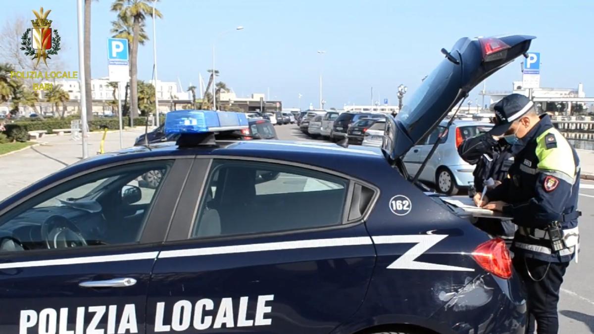 italia--sofer-roman-de-tir--prins-parcat-neregulamentar-si-cu-o-prostituata--a-oferit-mita-politistilor-nu-ma-distrugeti--inchideti-ochii